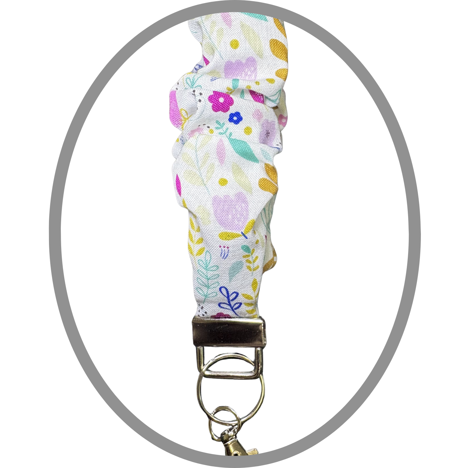Scrunchie Keychain / Floral white